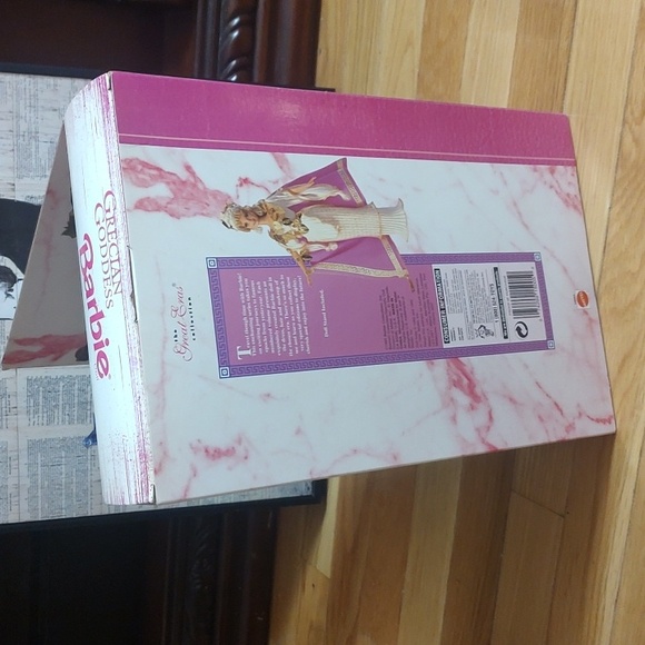 Grecian Goddess Barbie - Picture 8 of 12